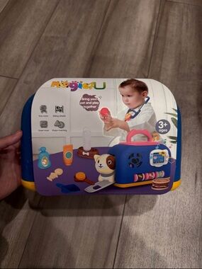 Magic Blue and Pink Plush Pet Carrier Playset with Yellow Accents
